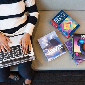 5 Best Linux Coding Editors 2 pexels christina morillo 1181298